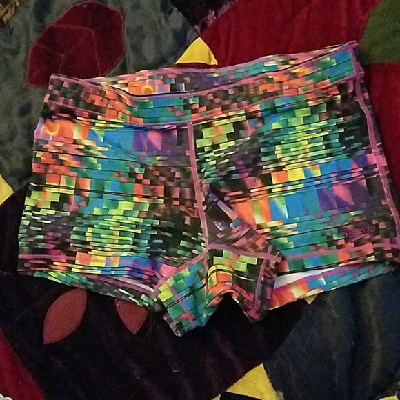 Speedo Exciting Multi Colored Shorts - Picture 1 of 1